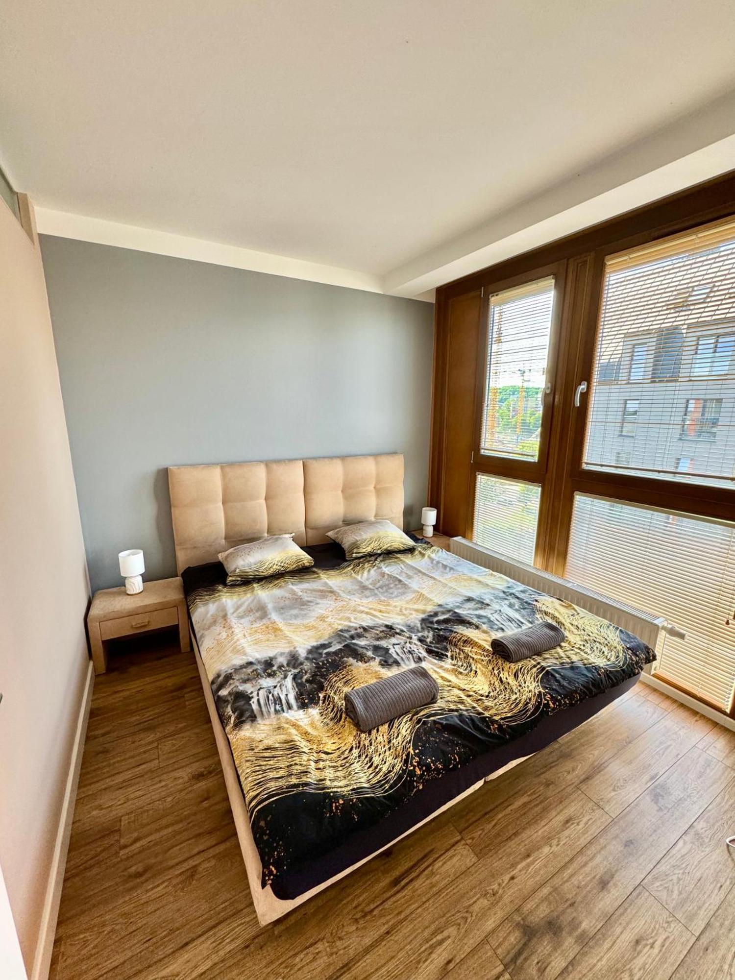 3-Rooms Apartment With Balcony By The Oldtown Gdansk Exterior photo