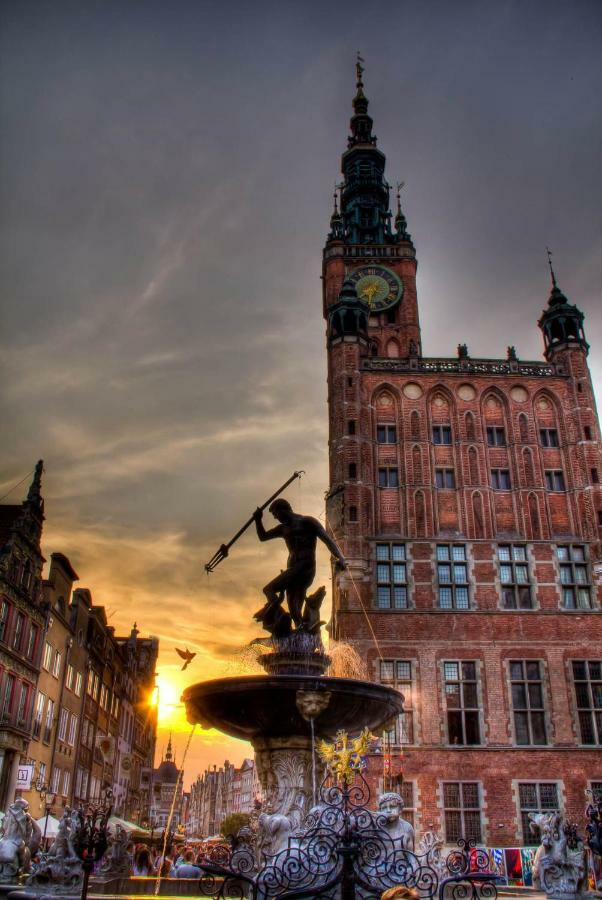 3-Rooms Apartment With Balcony By The Oldtown Gdansk Exterior photo